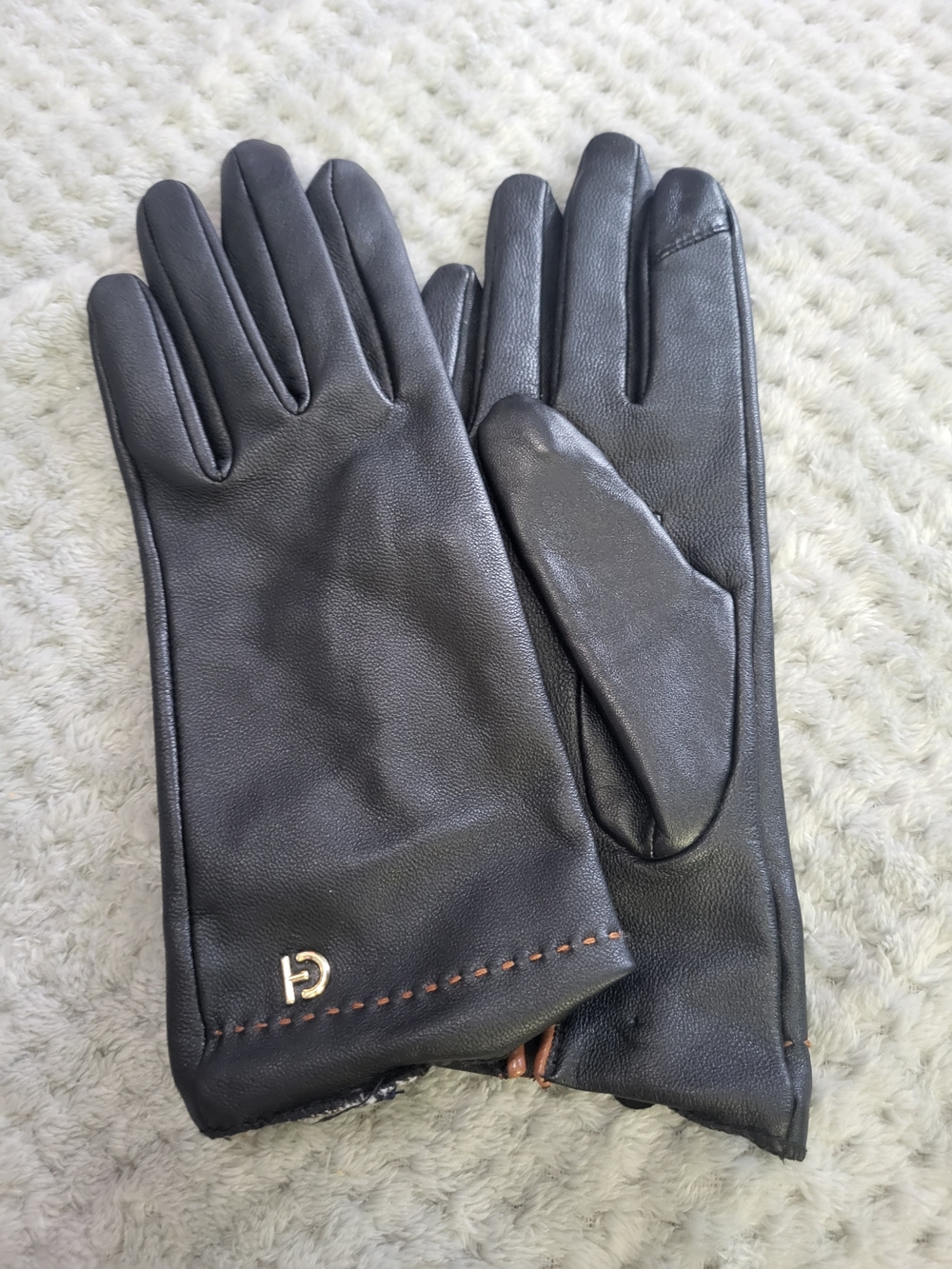 Cole Haan Black Leather Women’s Gloves with Gold Accent Size Large